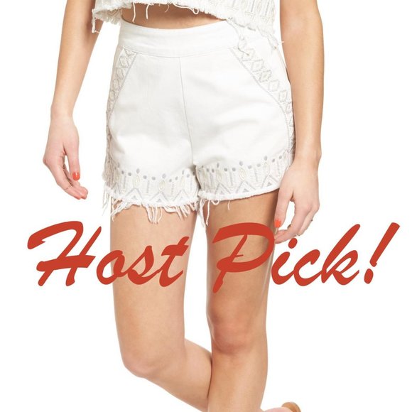 BLANK NYC Embroidered Denim Shorts NEW Women's 29 🎉HP🎉 - Picture 1 of 15